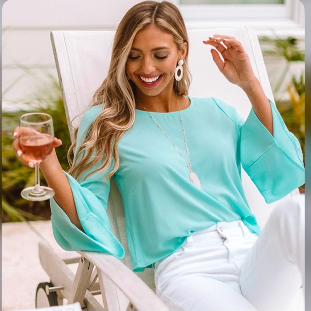 Size S She and Sky Bell Sleeve Shift Top